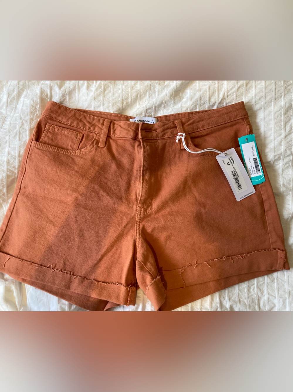 NWT Just Black Denim Coral Rolled Cuff Shorts Size 32